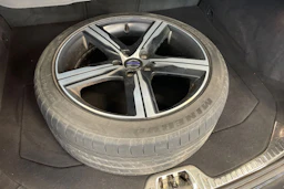 musta Volvo V60 2017 kuva 10.