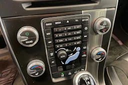 musta Volvo V60 2017 kuva 16.