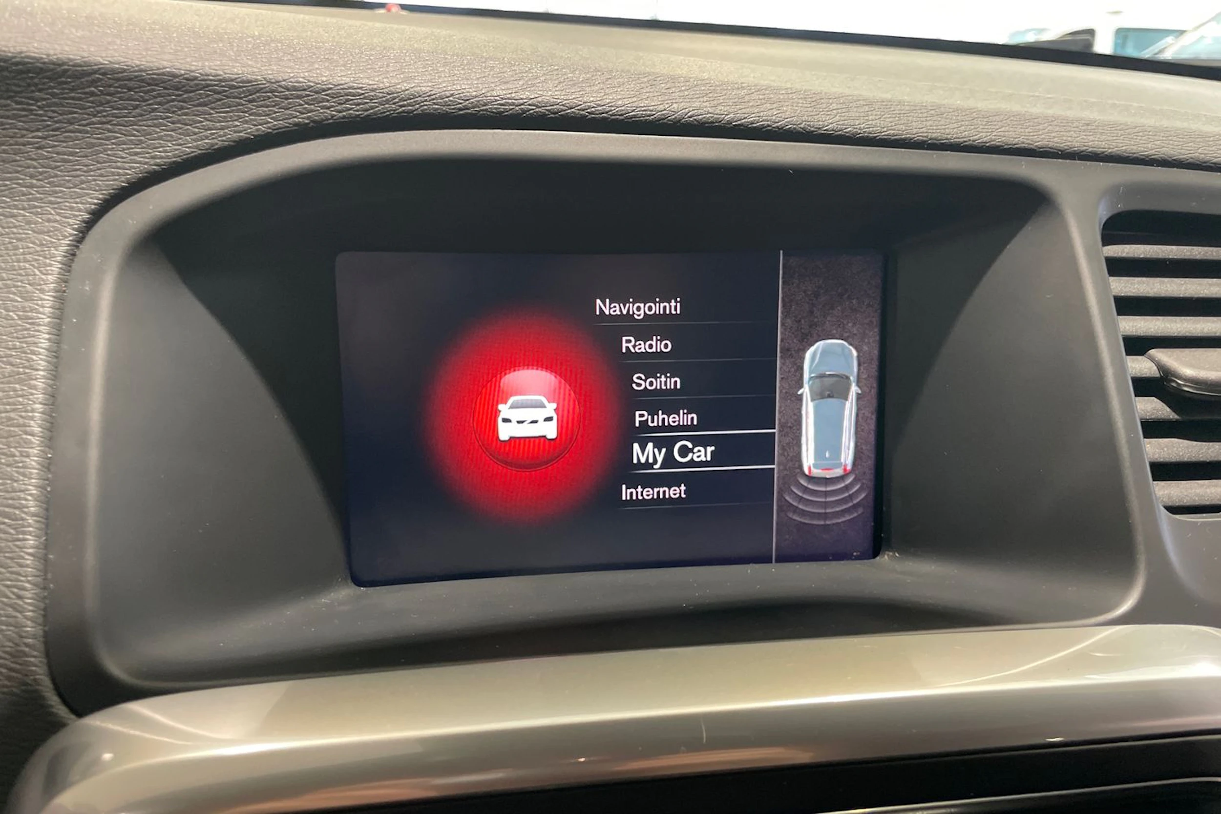 musta Volvo V60 2017 kuva 24.