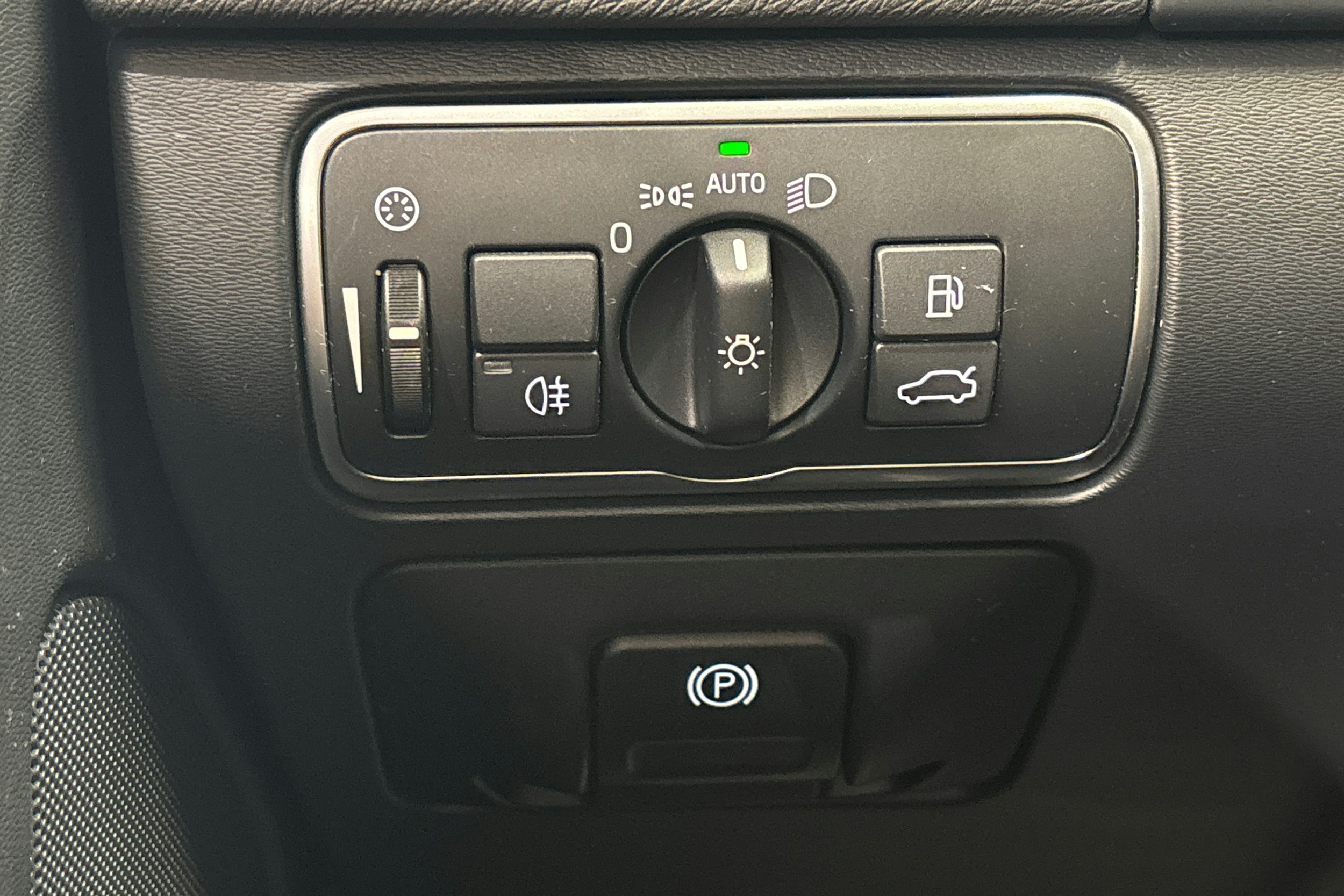 ruskea (beige) Volvo V60 2017 kuva 25.