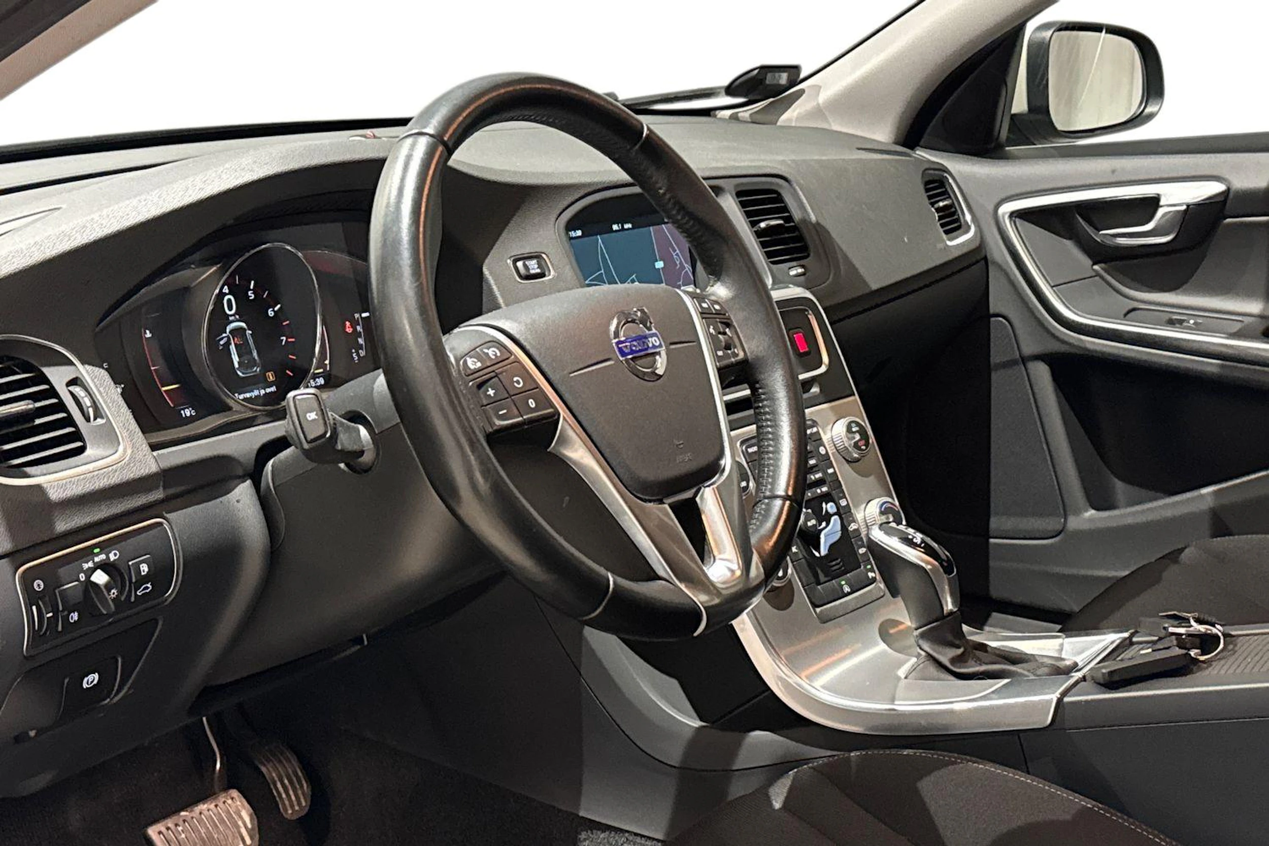 ruskea (beige) Volvo V60 2017 kuva 8.