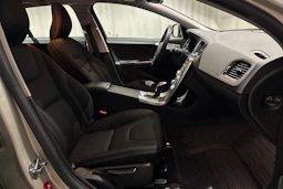 ruskea (beige) Volvo V60 2017 kuva 18.