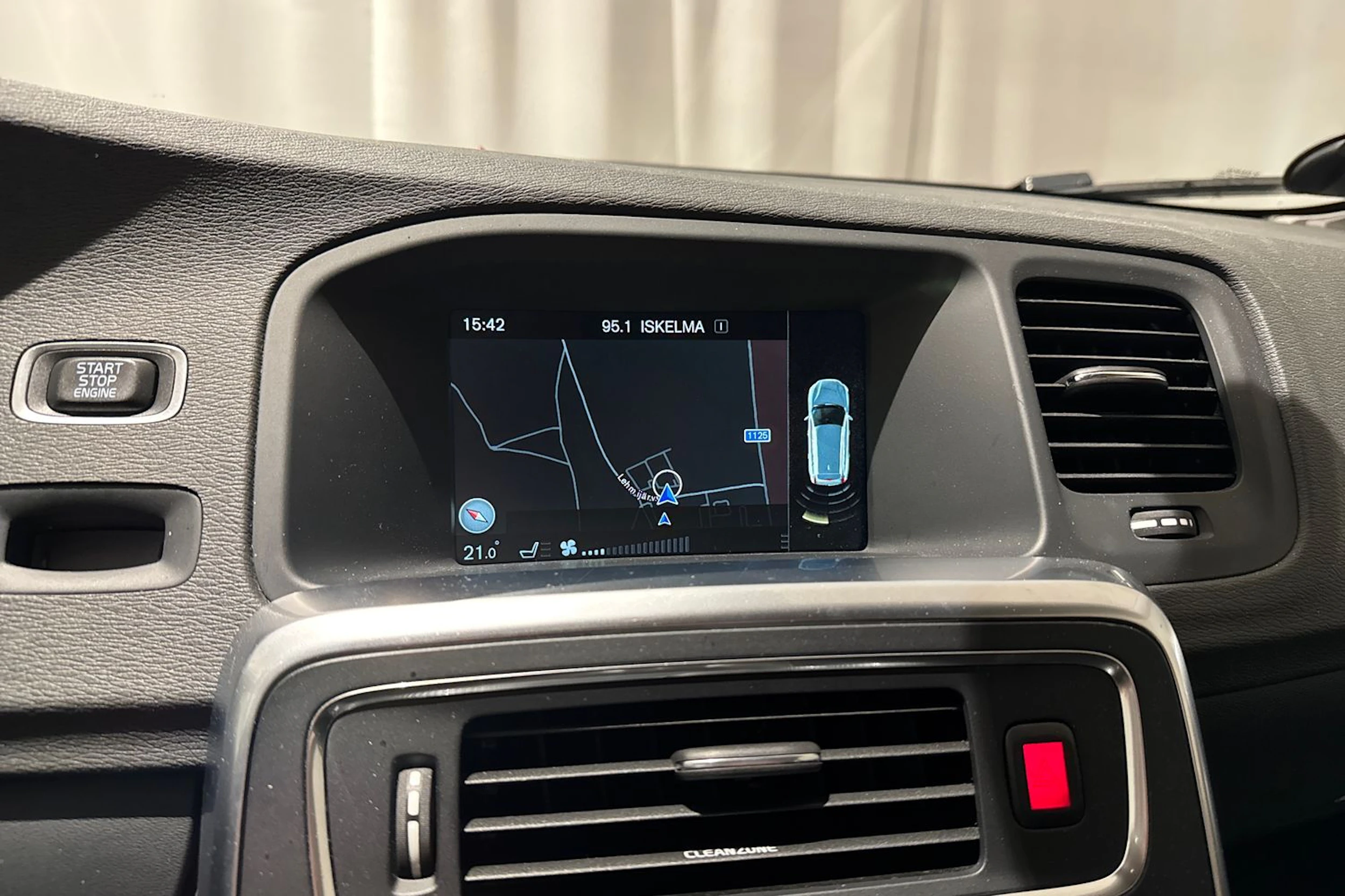 ruskea (beige) Volvo V60 2017 kuva 22.