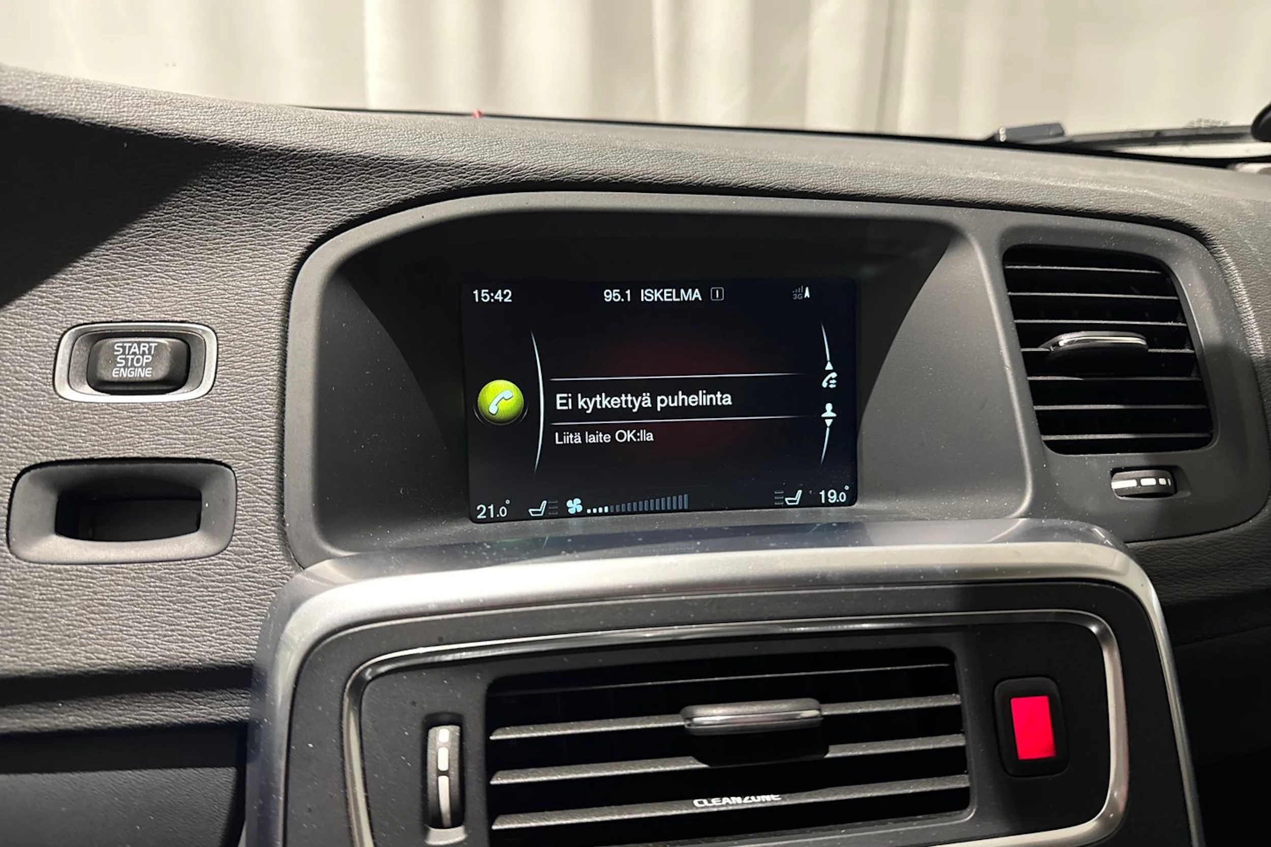 ruskea (beige) Volvo V60 2017 kuva 23.