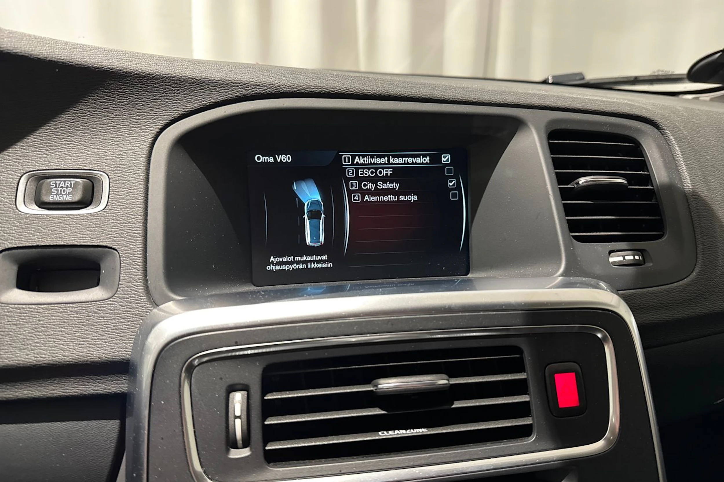 ruskea (beige) Volvo V60 2017 kuva 24.