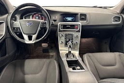 harmaa Volvo V60 2017 kuva 9.