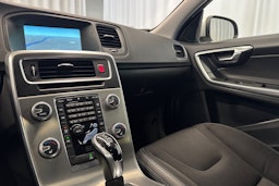 harmaa Volvo V60 2017 kuva 17.