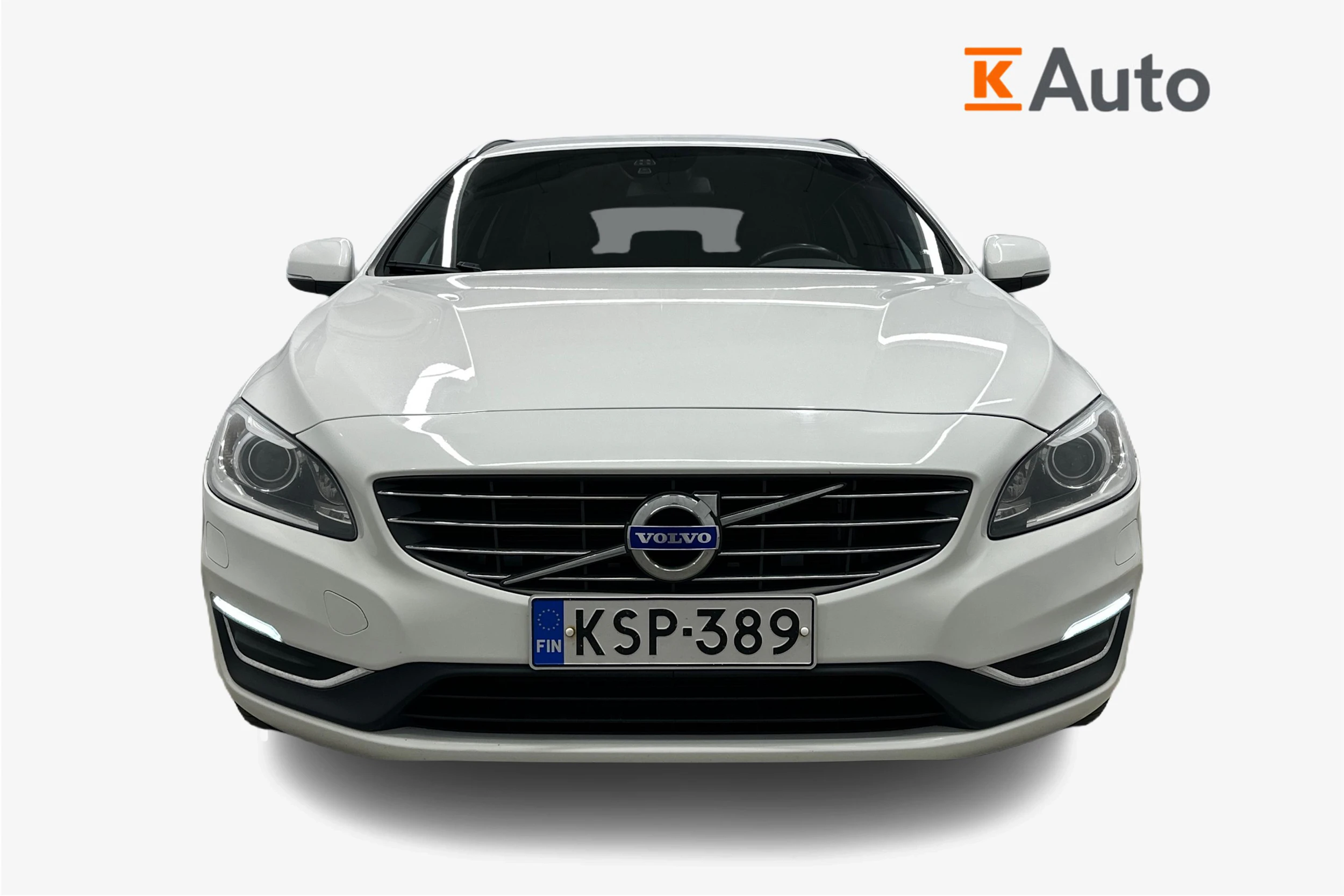 valkoinen Volvo V60 2017 kuva 4.