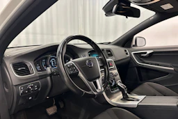 valkoinen Volvo V60 2017 kuva 10.