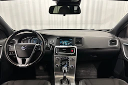 valkoinen Volvo V60 2017 kuva 11.
