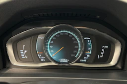 valkoinen Volvo V60 2017 kuva 15.