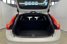 valkoinen Volvo V60 2017 kuva 20.