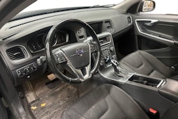 Musta Volvo V60 2017 kuva 3.