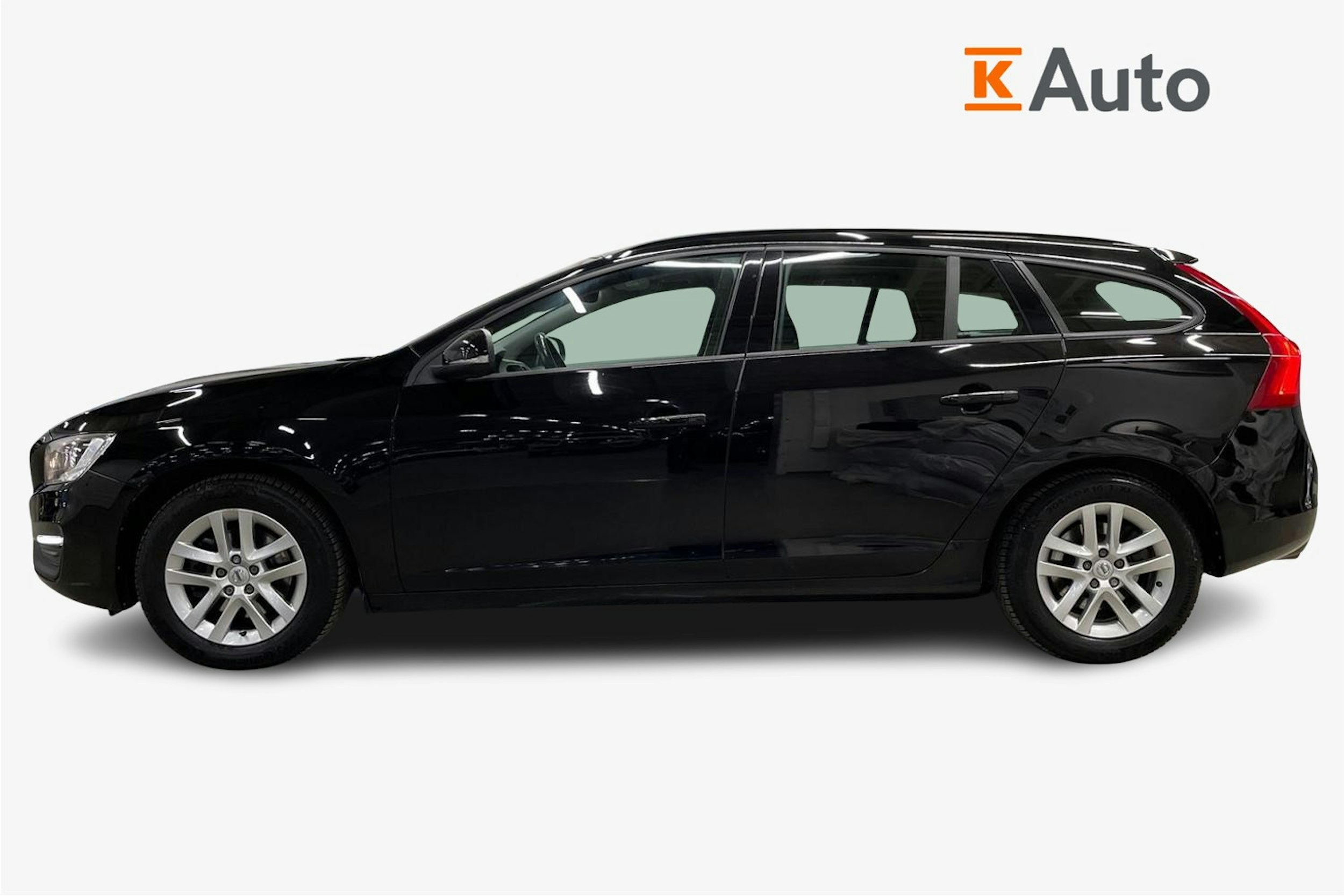 Musta Volvo V60 2018 kuva 6.