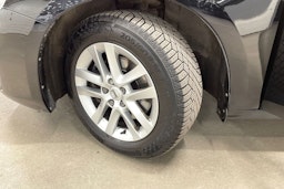 Musta Volvo V60 2018 kuva 13.