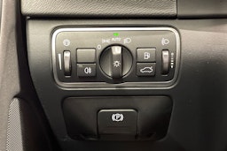 Musta Volvo V60 2018 kuva 19.