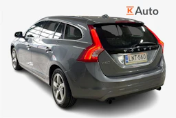 Harmaa Volvo V60 2017 kuva 2.
