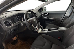 Harmaa Volvo V60 2017 kuva 3.