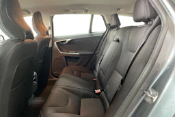 Harmaa Volvo V60 2017 kuva 11.