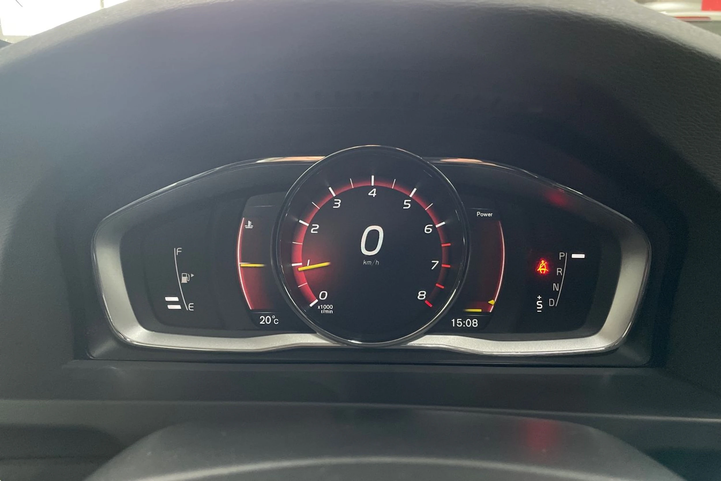 Harmaa Volvo V60 2017 kuva 17.