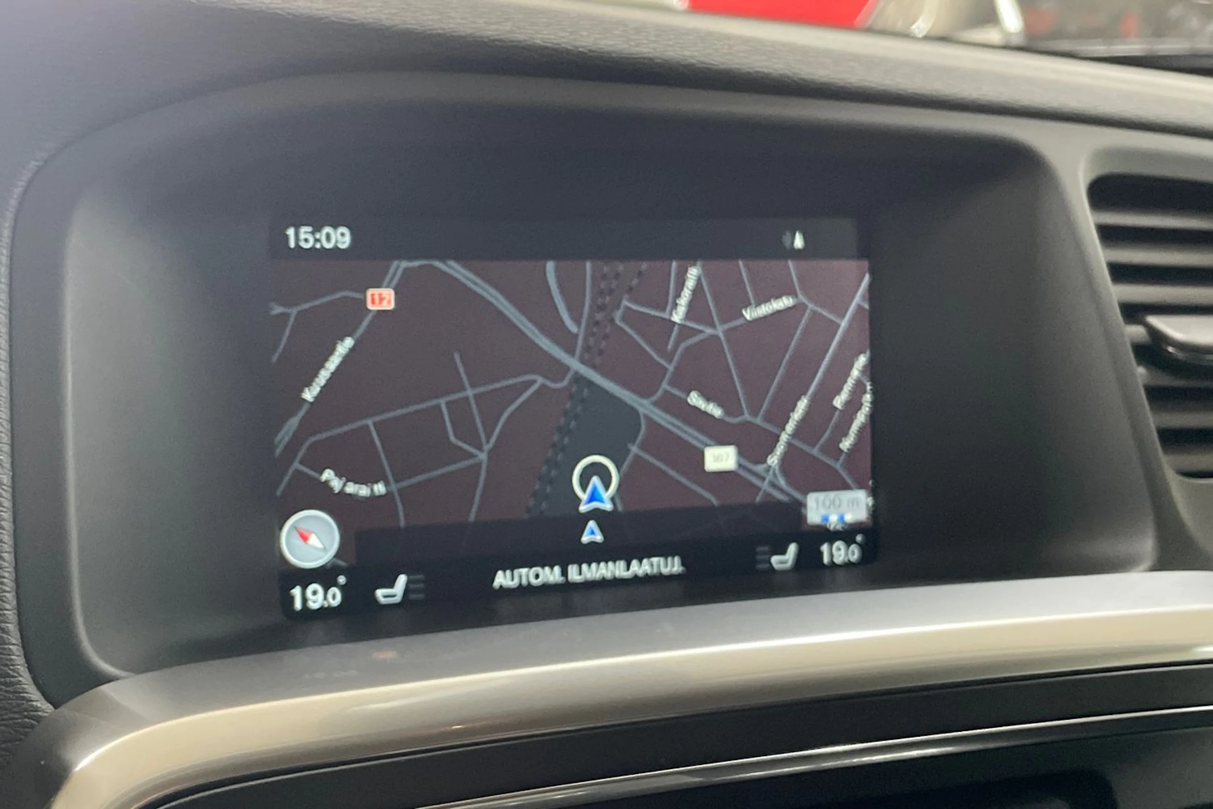 Harmaa Volvo V60 2017 kuva 19.