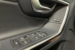 Harmaa Volvo V60 2017 kuva 20.