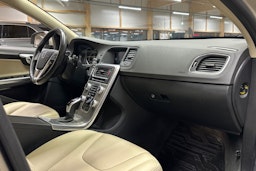 ruskea (beige) Volvo V60 2017 kuva 11.