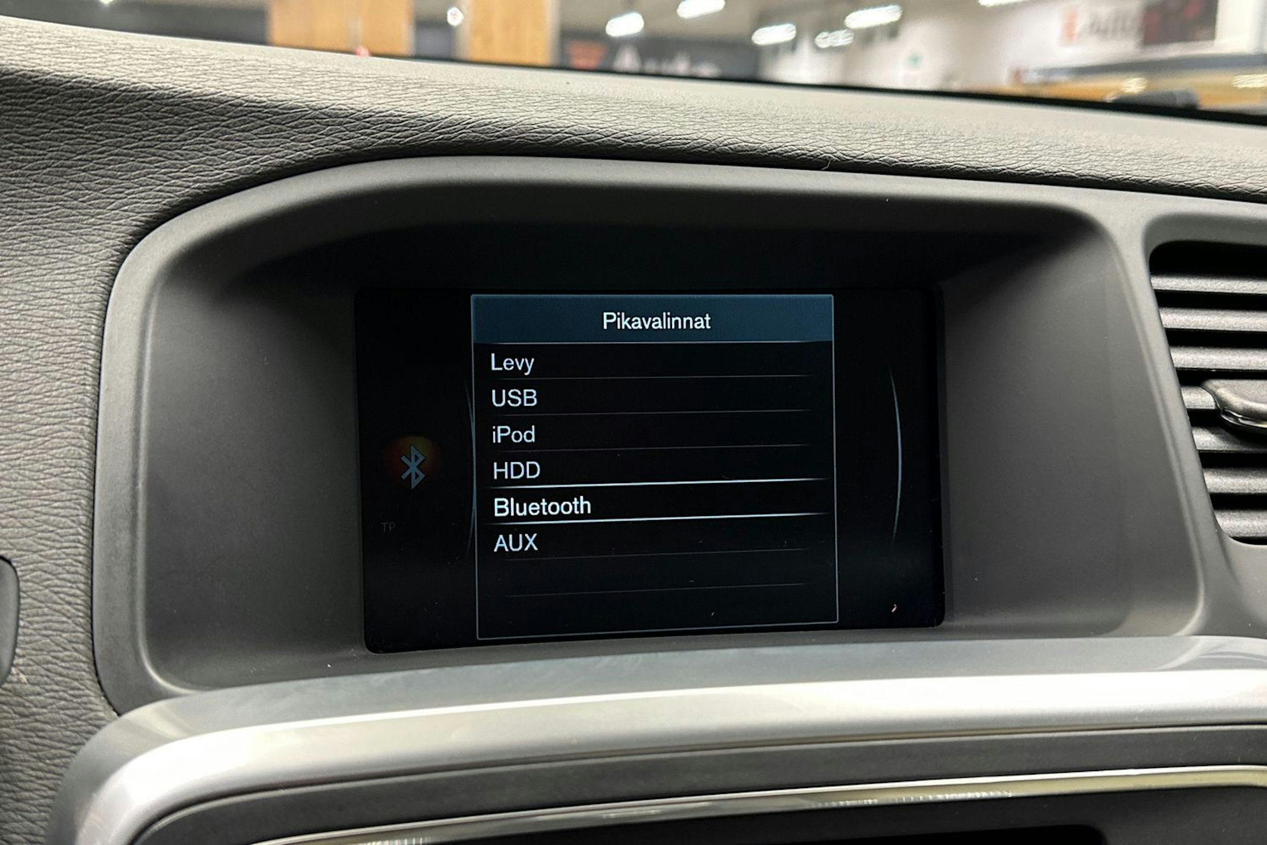 ruskea (beige) Volvo V60 2017 kuva 15.