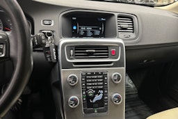 ruskea (beige) Volvo V60 2017 kuva 17.