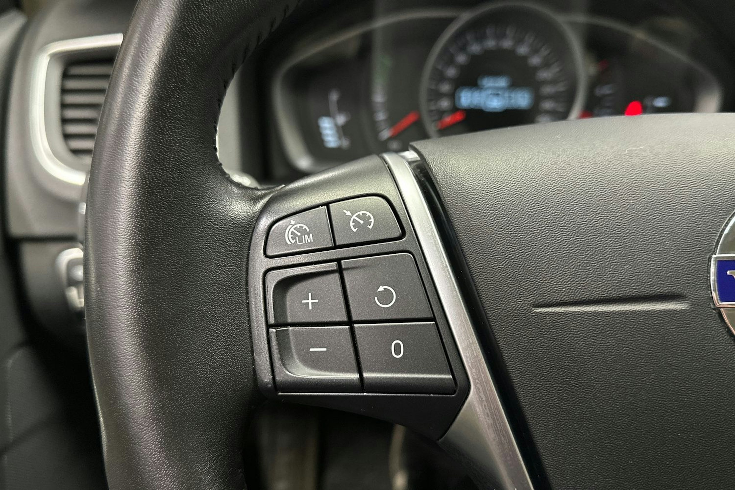 ruskea (beige) Volvo V60 2017 kuva 20.