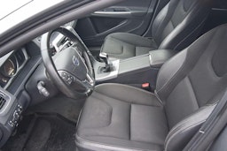 harmaa Volvo V60 2017 kuva 9.
