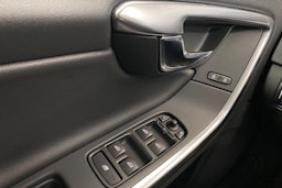 Harmaa Volvo V60 2017 kuva 19.