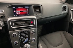 Harmaa Volvo V60 2017 kuva 21.