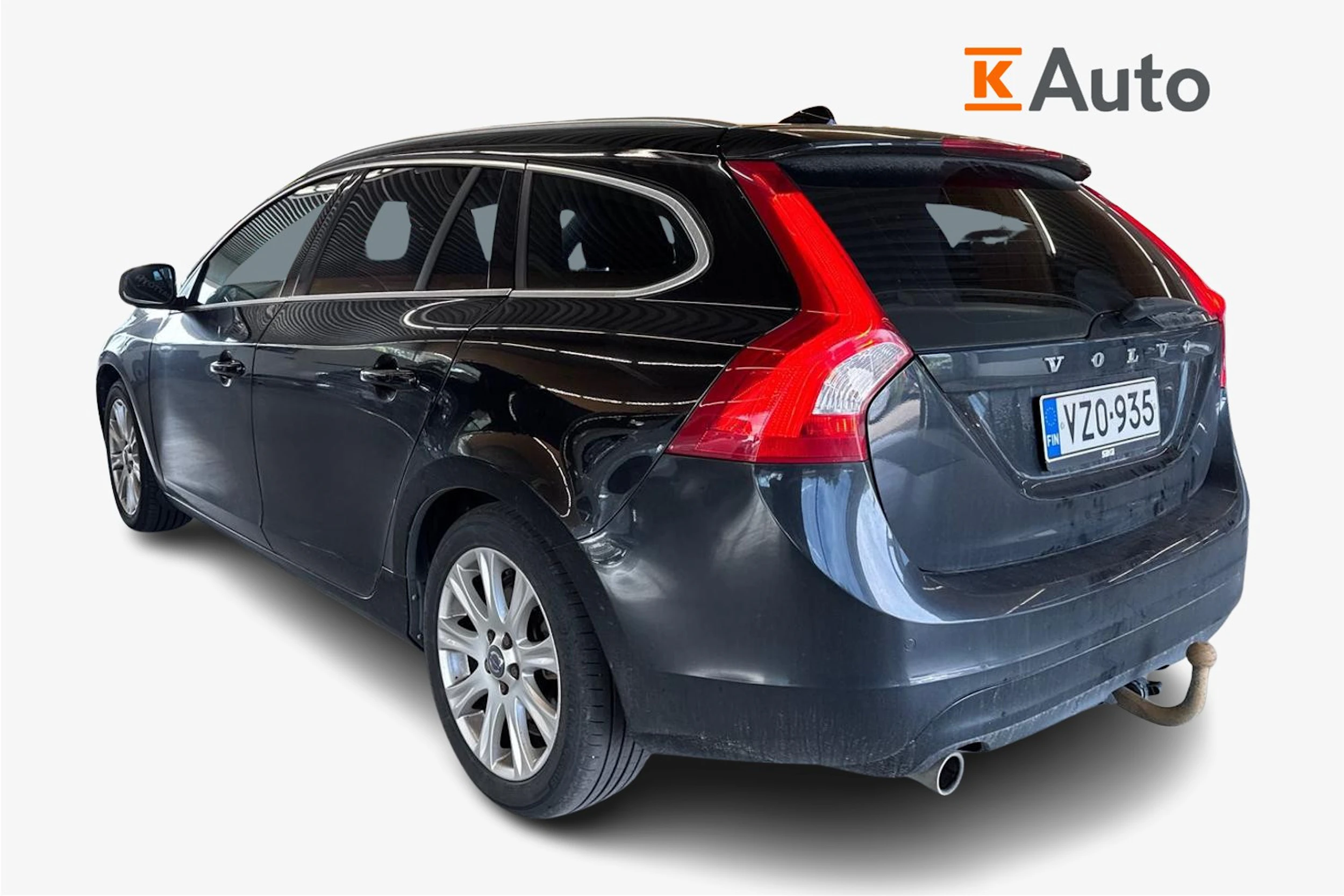 musta Volvo V60 2017 kuva 2.
