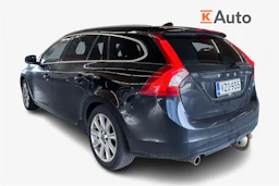 musta Volvo V60 2017 kuva 2.
