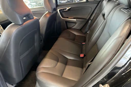 musta Volvo V60 2017 kuva 4.