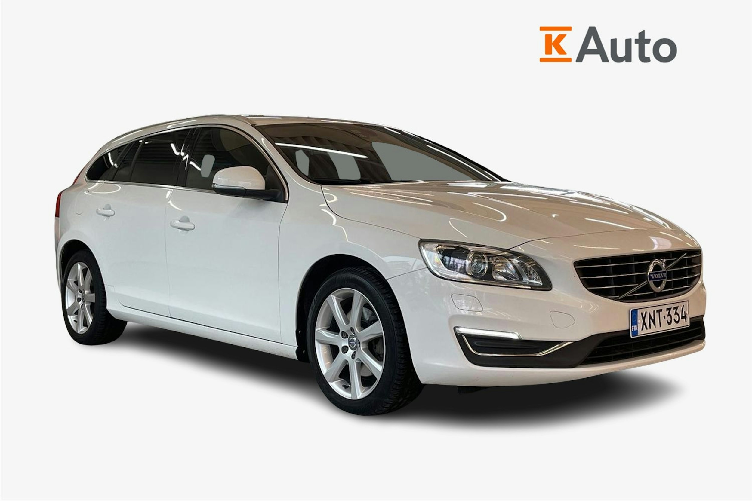 valkoinen Volvo V60 2017 kuva 1.