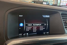 valkoinen Volvo V60 2017 kuva 23.