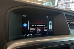 valkoinen Volvo V60 2017 kuva 24.