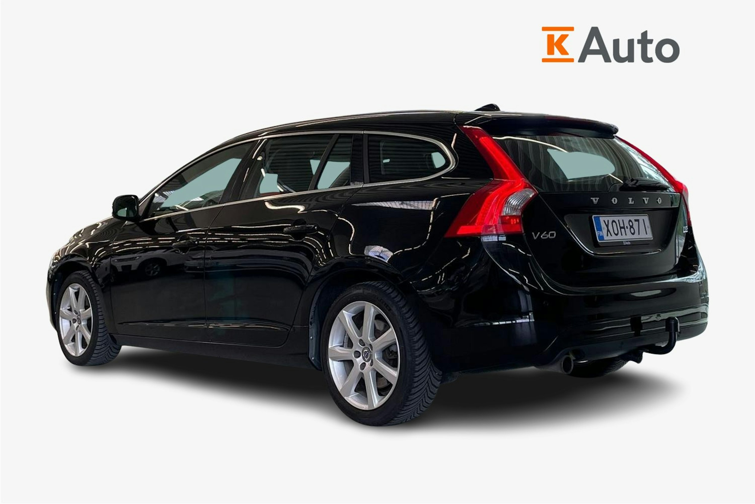 Musta Volvo V60 2017 kuva 2.