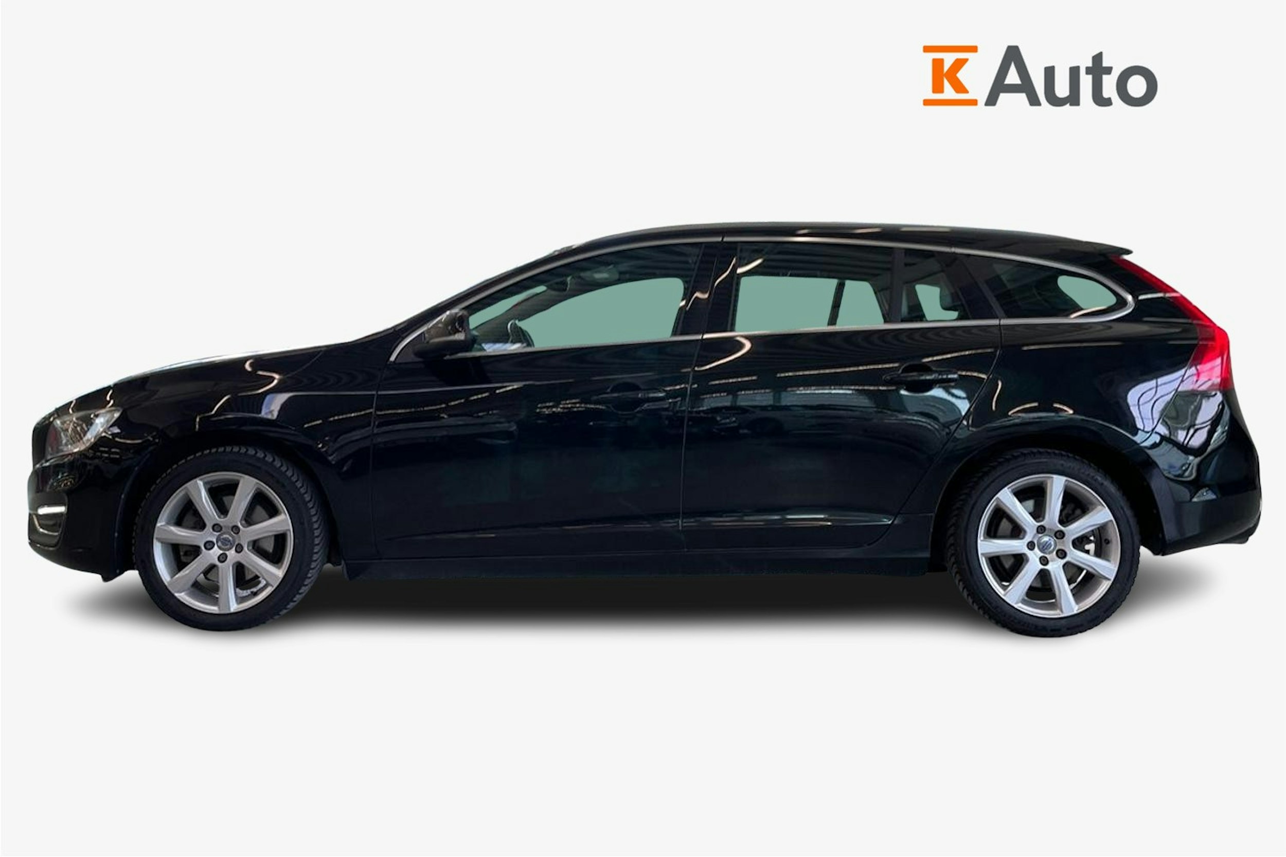 Musta Volvo V60 2017 kuva 6.
