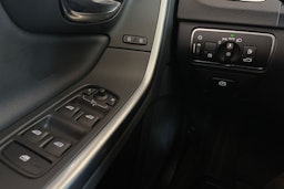 Musta Volvo V60 2017 kuva 21.