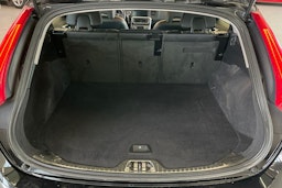 Musta Volvo V60 2017 kuva 31.