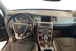 musta Volvo V60 2017 kuva 7.
