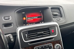 musta Volvo V60 2017 kuva 14.