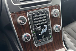 musta Volvo V60 2017 kuva 17.