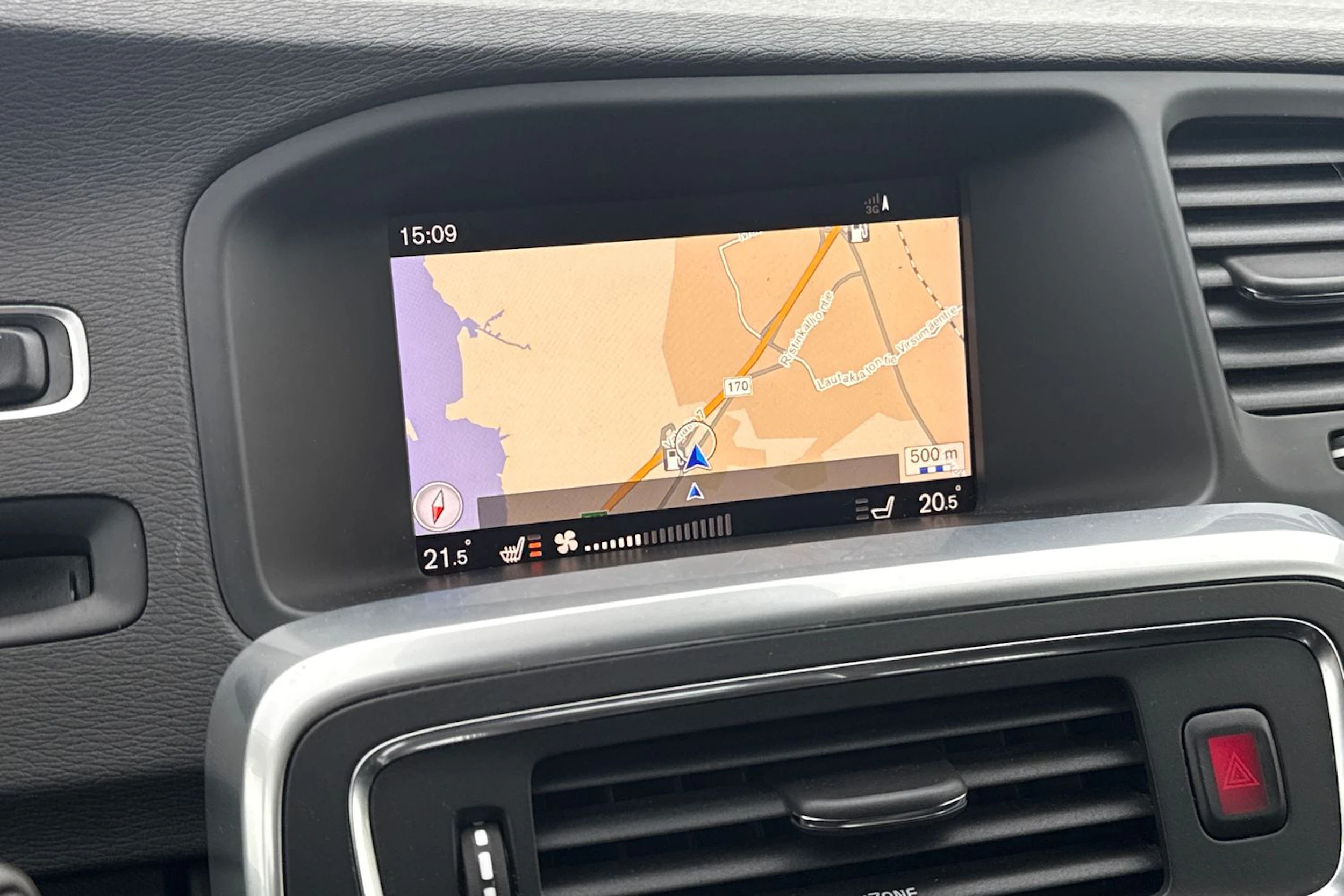 musta Volvo V60 2017 kuva 19.