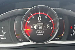 musta Volvo V60 2017 kuva 26.