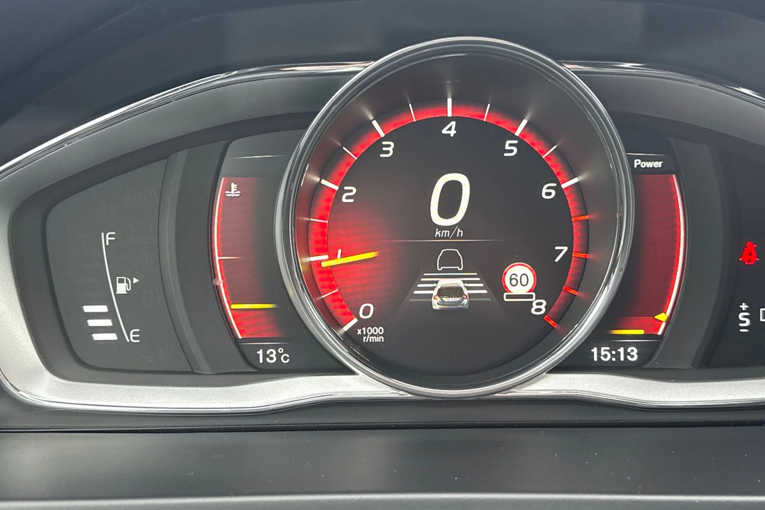 musta Volvo V60 2017 kuva 27.