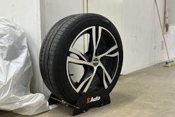 valkoinen Volvo V60 2018 kuva 13.